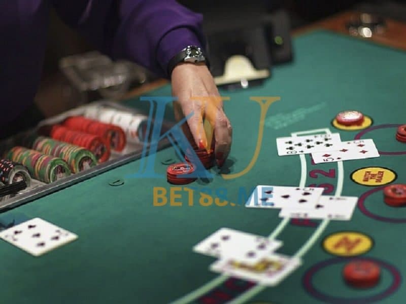 Baccarat là trò có cách chơi casino dễ nhất